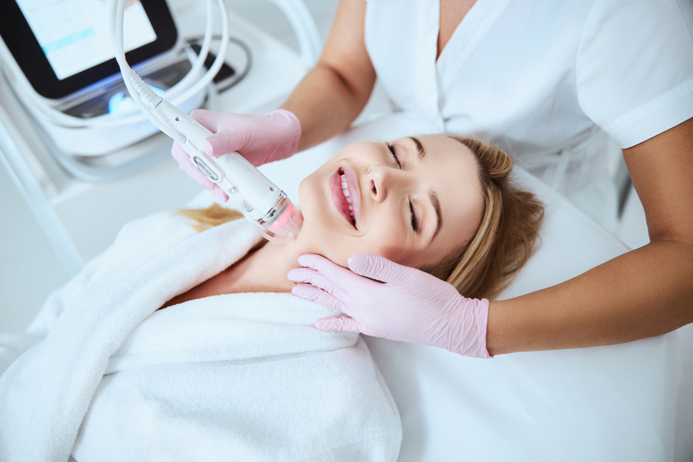 The Art of Micro-Needling: A Journey to Flawless Skin